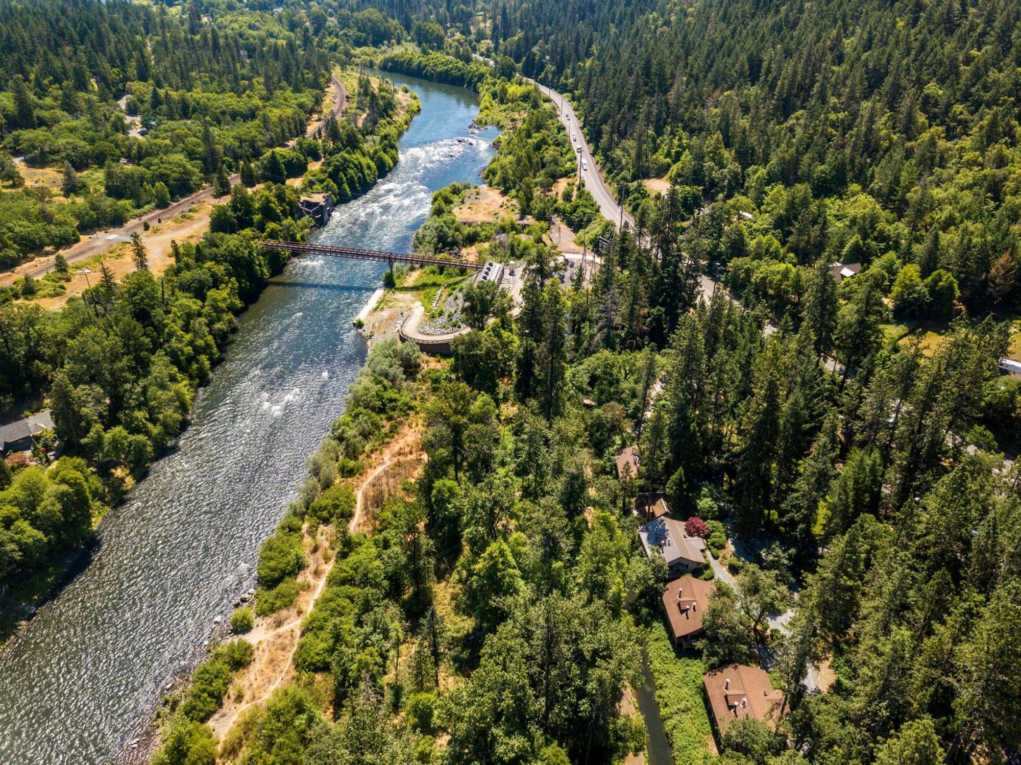 Weasku Inn Grants Pass Dış mekan fotoğraf